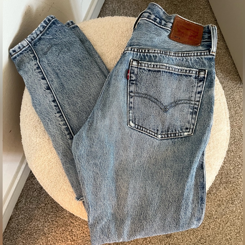 Levi’s 501s (Perfect vintage wash!)